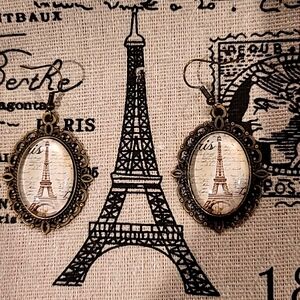 🗼Antique Bronze Cabachon Eifel Tower Cameo Earrings